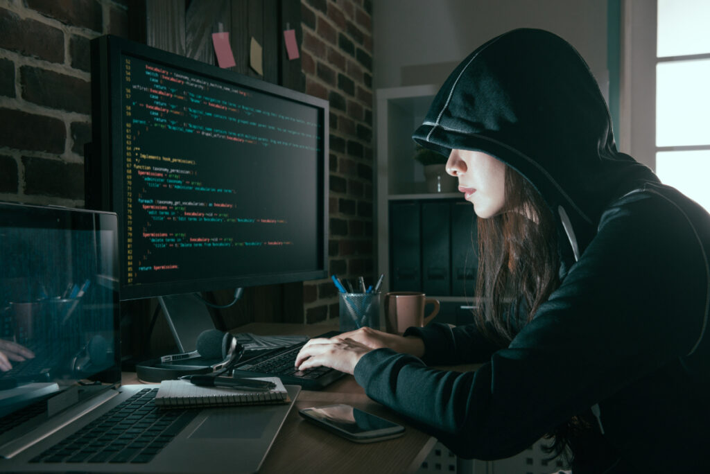 Seguridad en internet-joven-hacker